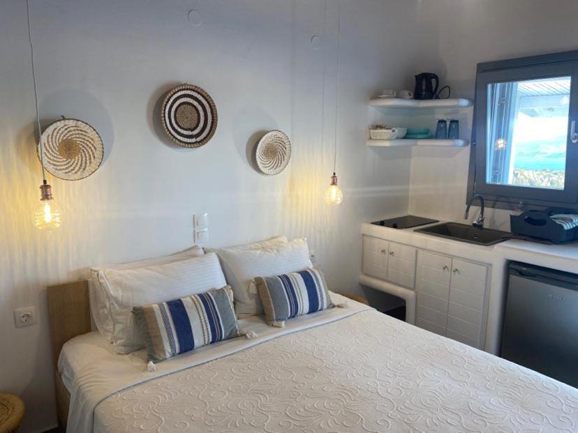 Studios Betty Plaka  Luaran gambar