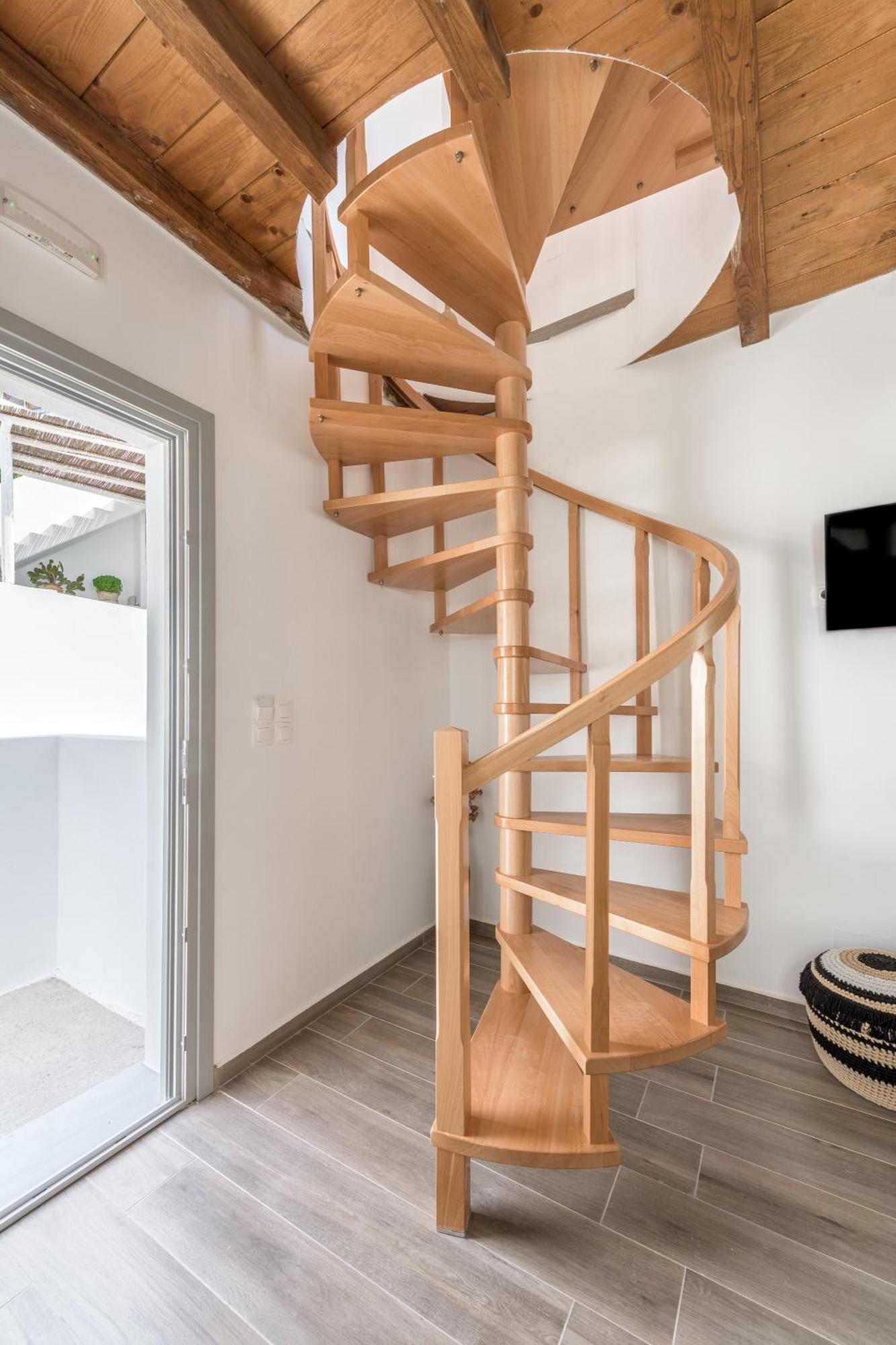 Studios Betty Plaka  Luaran gambar